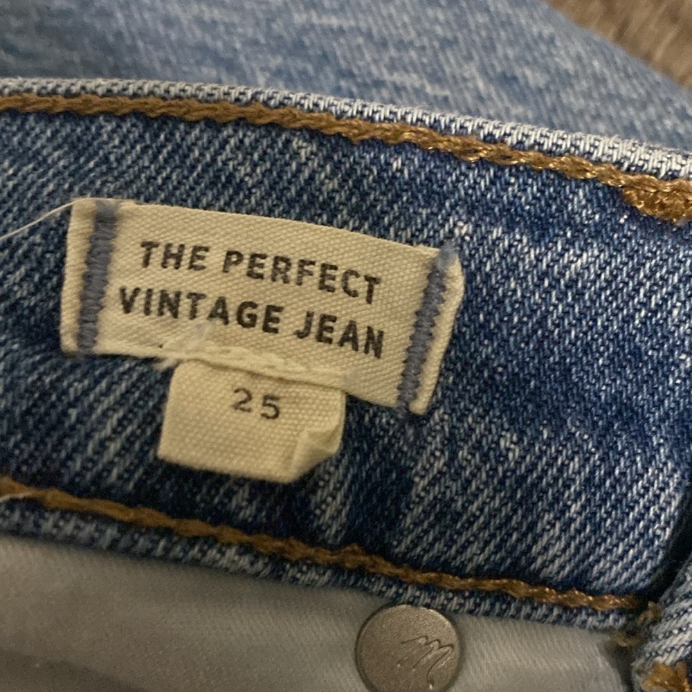 Madewell The Perfect Vintage Jean in Belbury Wash: TENCEL™ Denim Edition | 25 - Picture 8 of 10